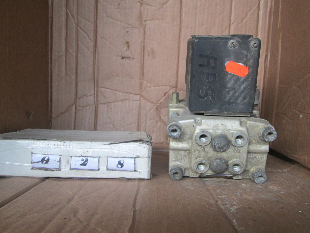 No28 Б/у Блок управління ABS 4A0614111A 0265201049 для Audi 80 B4 100 C3 C4 1991-1994