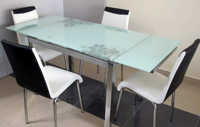 Білий кухонний стіл Signal GD-017 розкладний скло на хромованих плоских ніжках Польща Білий кухонний стіл Signal GD-017 розкладний скло на хромованих плоских ніжках Польща