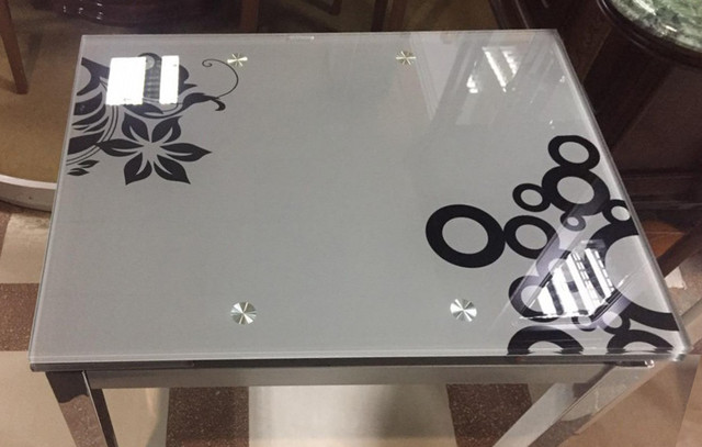 Серый кухонный стол Signal GD-017 раскладной стекло на хромированных плоских ножках Польша Серый кухонный стол Signal GD-017 раскладной стекло на хромированных плоских ножках Польша