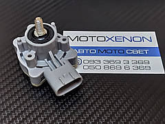 Датчик положення кузова, кліренсу Toyota Land Cruiser J100 передній правий 8940560011, 8940560012, 8940560010