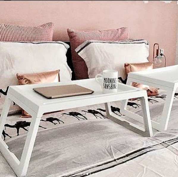 Переносний столик – піднос зі складними ніжками для ноутбука IKEA KLIPSK білий 002.588.82