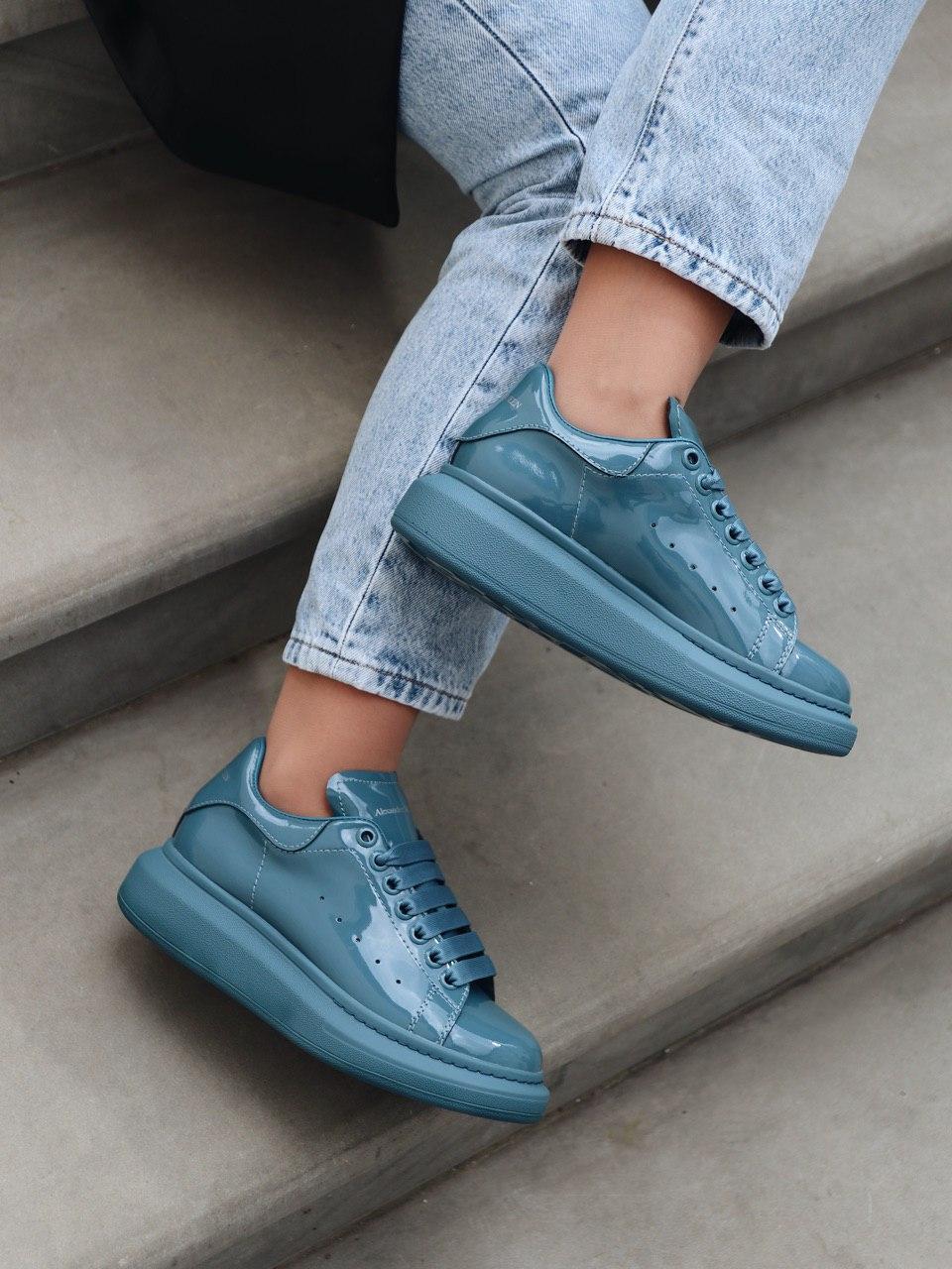 Стильні кроси Олександр Маккуїн. Кросівки Alexander McQueen Moss Patent для дівчат.