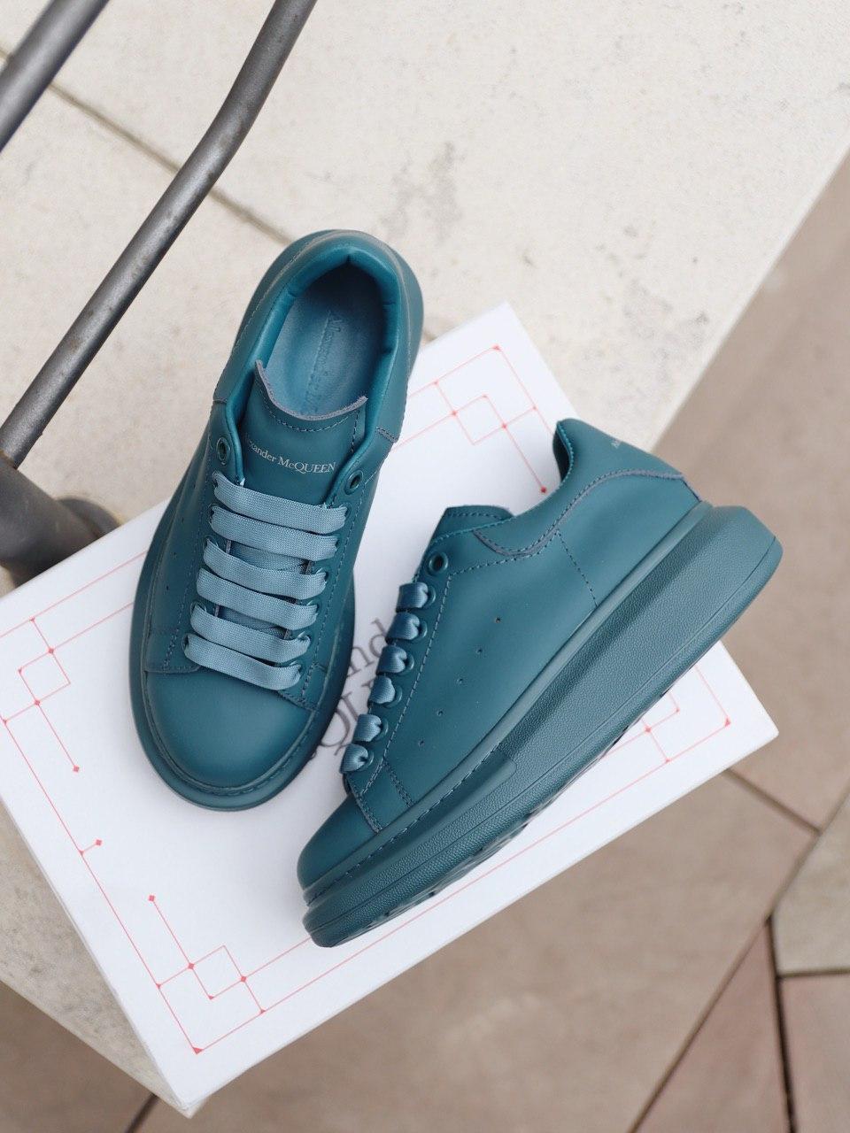 Стильні кроси Олександр Маккуїн матові. Кросівки Alexander McQueen Moss Matte для дівчат.