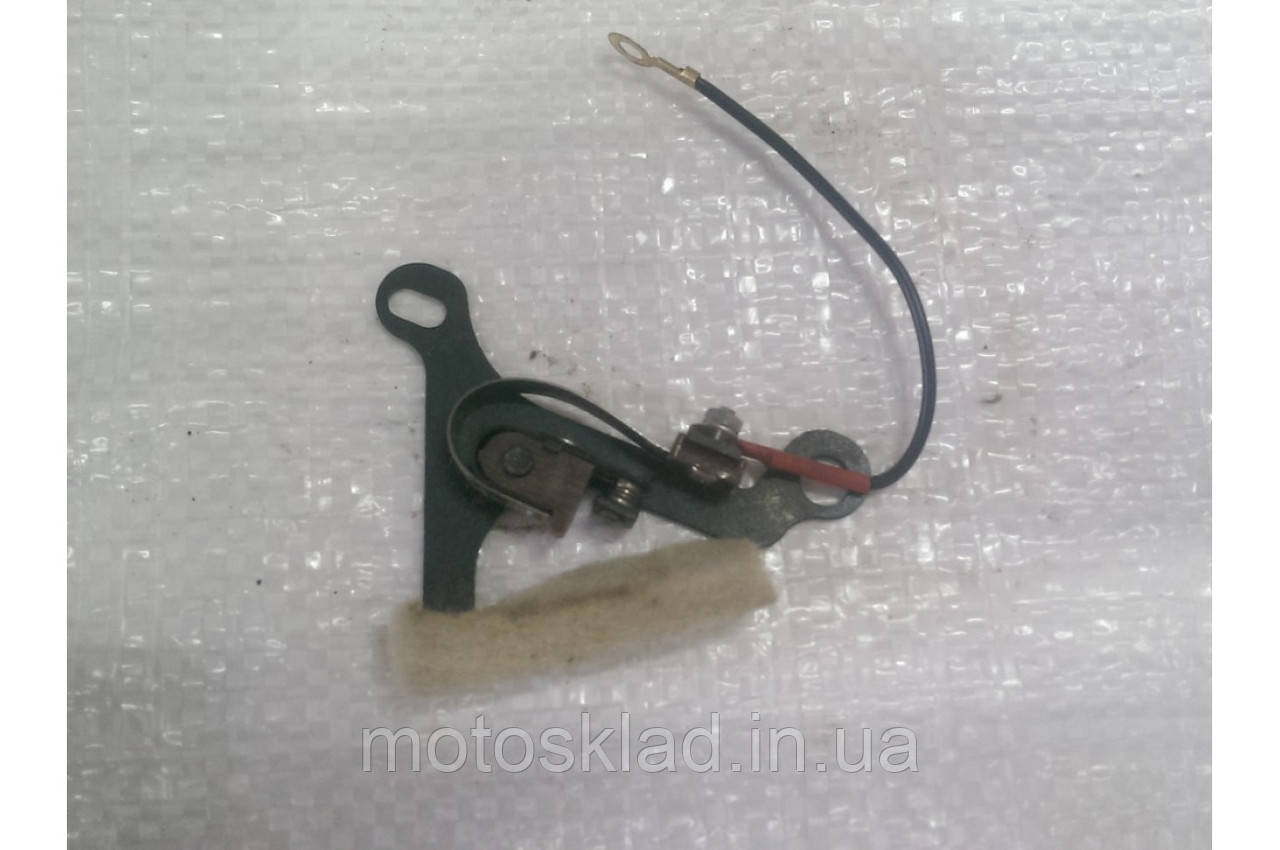 Д-8 контактів