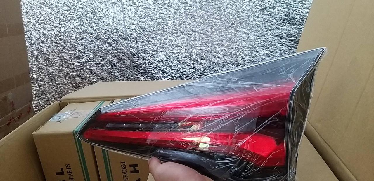 Ліхтар ВНУТРЕНІЙ Лівий TOYOTA RAV 4 2016 — LED 8159042032