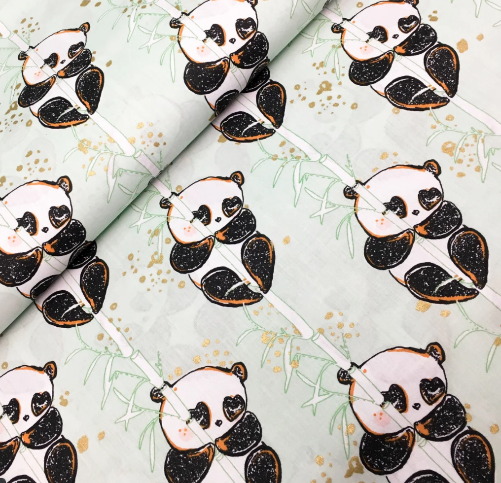 Польська бязь "панди з золотом (глітером) на світло-м'ятному бамбуку", фото 1