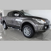 Молдинги на двери для Mitsubishi L200 2015+