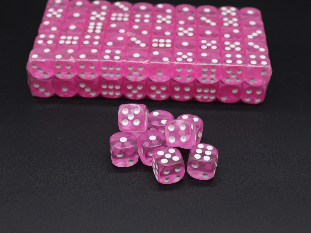 Рожеві гральні кубики для настільних ігор, покеру, з білими крапками, висотою 14 мм, закруглені кути