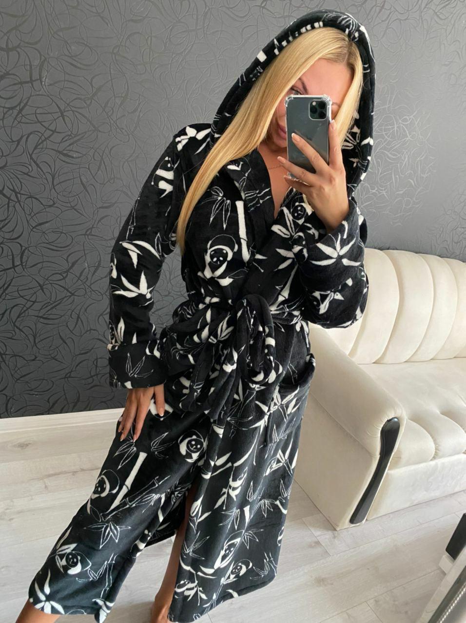 Теплий жіночий довгий махровий халат із капюшоном чорного кольору, фото 1