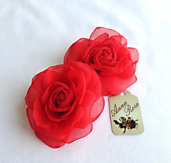 Заколка-уточка з квіткою з тканини ручної роботи "Червона чайна троянда"