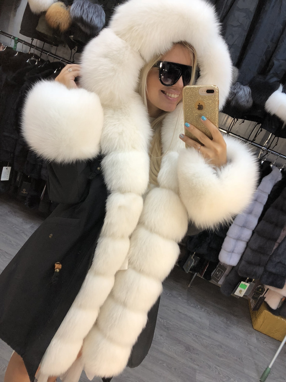 Парка з натуральним хутром песця