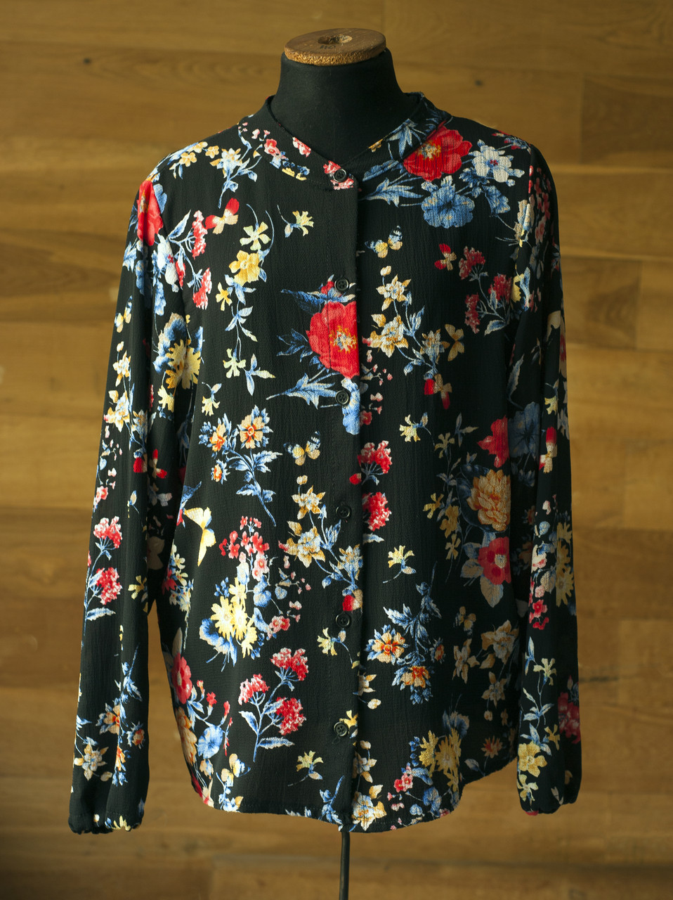 Чорна блузка з квітковим принтом (італія), розмір м