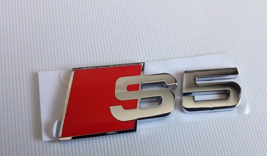 Шильдик напис S5 на кришку багажника AUDI