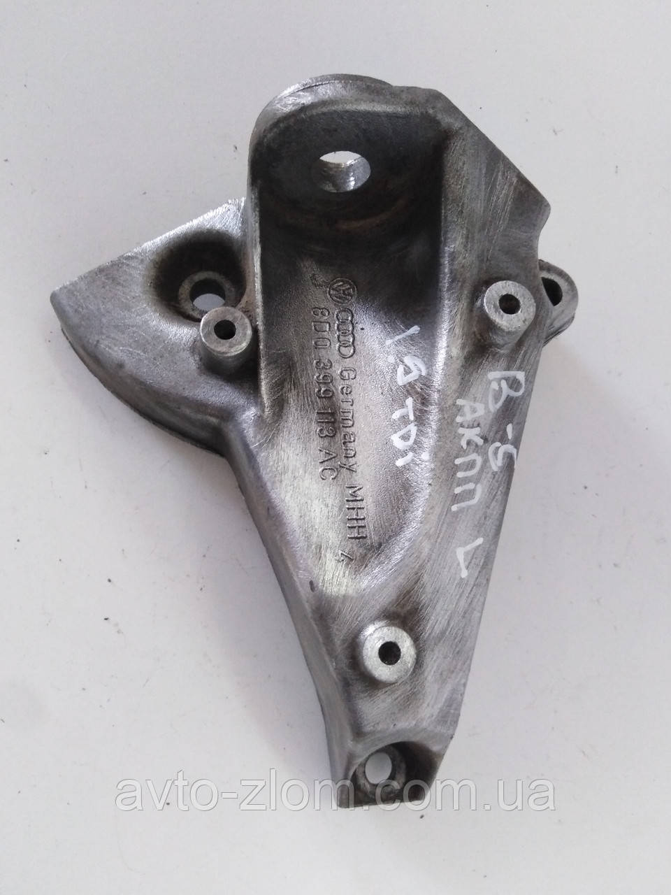 Кронштейн коробки передач, АКПП лівий Volkswagen Passat B5, Audi A4 B6, A6 C5.  Лівий. 8D0399113AC, 8D0399113AT., фото 1