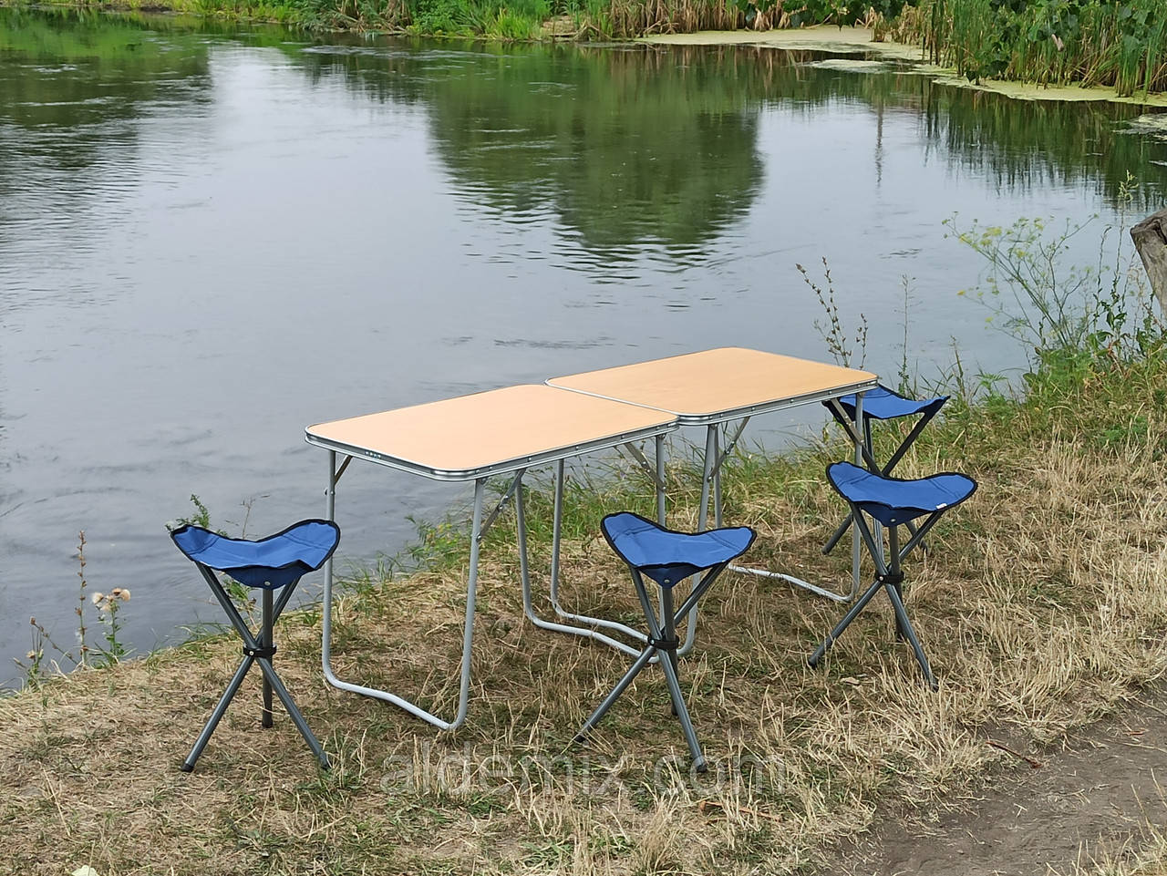 Набір складних меблів для пікніка На природі О2+4" (2 столи в чохлах і 4 стільця в чохлах)