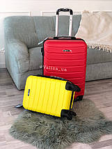 Пластиковий чемодан маленький жовтий для ручної поклажі, фото 2