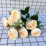 Букет піоновідної троянди з ягодами 46 см забарвлення 4, фото 5