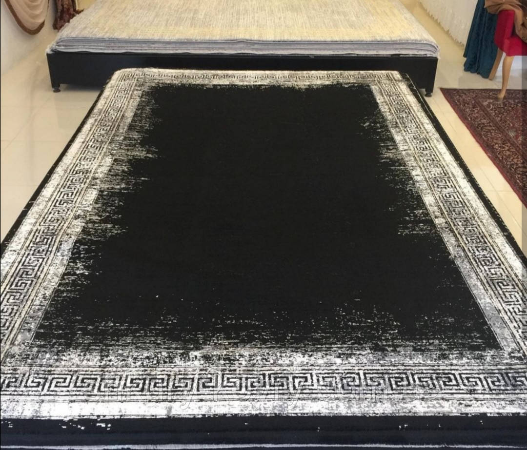 Шовковий чорно-білий килим Версаче преміум'якості