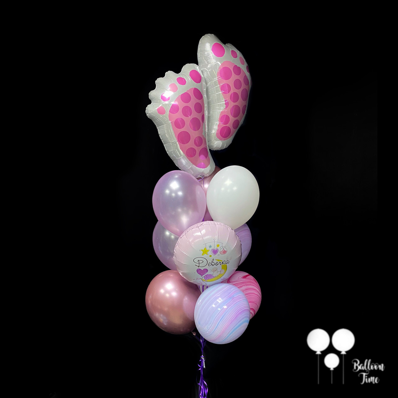 Мила зв'язка куль на виписку з пологового будинку для дівчинки