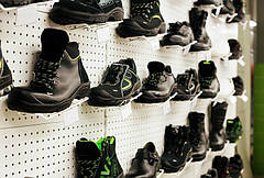 Взуття для робітників. Як вибрати взуття? Види, ступені захисту, маркування!