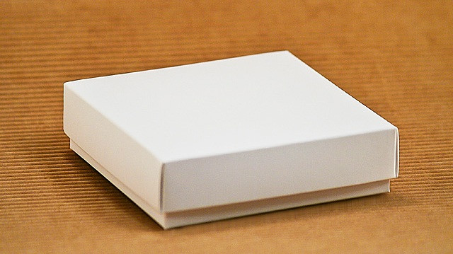 Коробочка "Квадро" біла М0023-о4, розмір: 90*90*25 мм