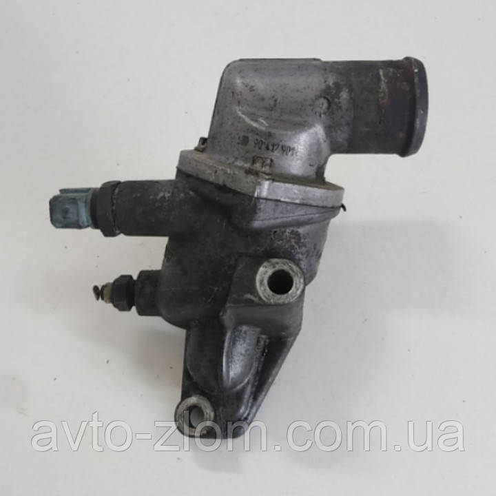 Корпус термостата Opel Vectra B, Опель Віктра Б 1,6 16V. 90412717., фото 1