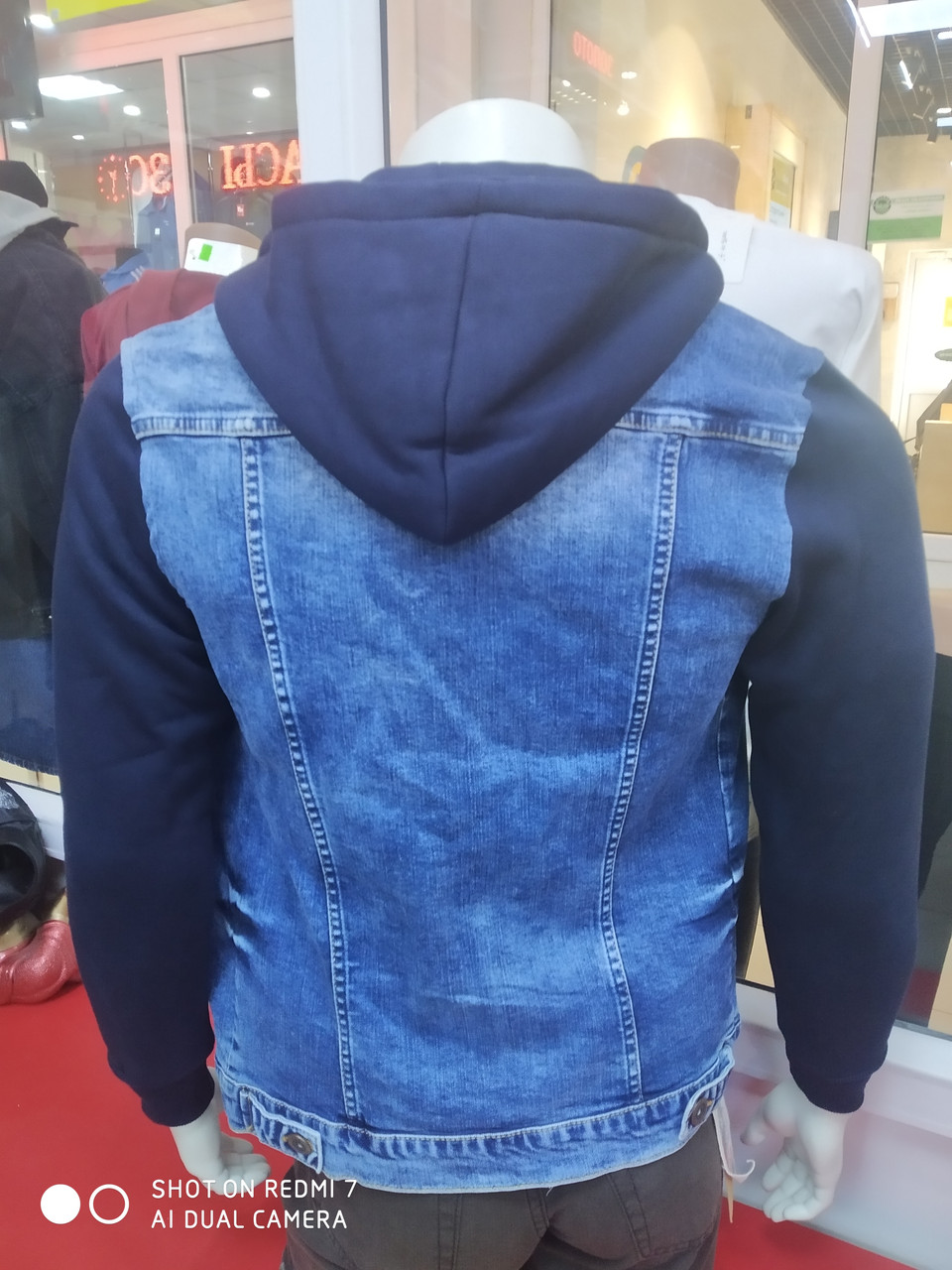 Куртка джинсовая с синими рукавами унисекс (S) - фото 5 - id-p360652437