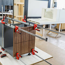 Корпусні струбцини та затискачі