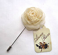 Бутоньєрка квітка ручної роботи на піджак"Троянда айворі"