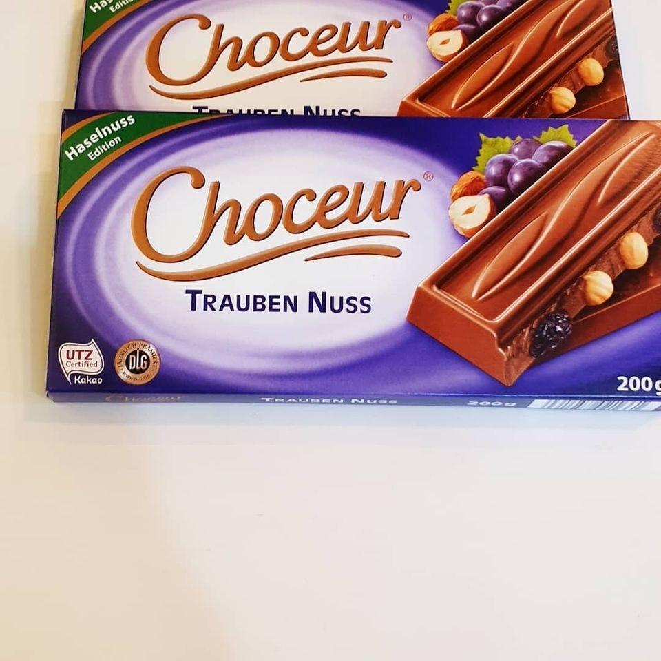 Шоколад молочний Choceur Trauben Nuss з фундуком та ізюмом 200 г Німеччина