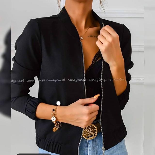 Идеальный однотонный осенний бомбер из дайвинга