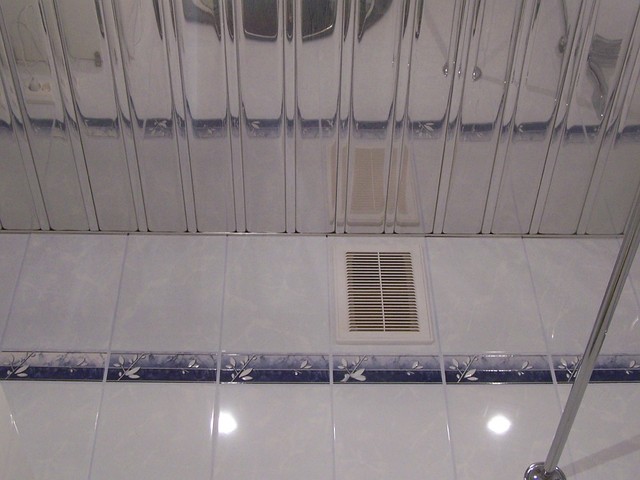 Реечный подвесной алюминиевый потолок панели белый глянец, белый матовый, белый металлик - фото 5 - id-p14666140
