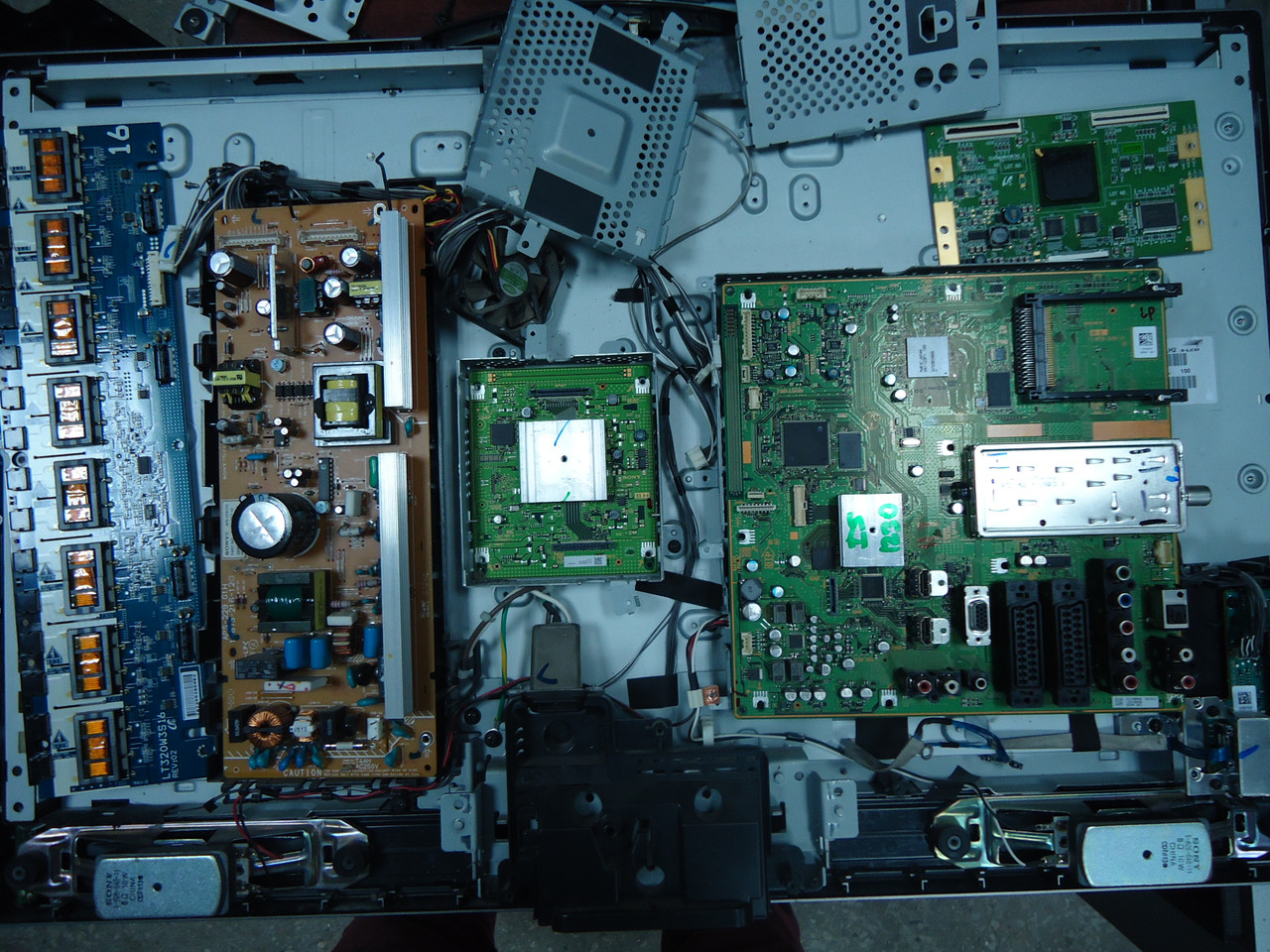 Запчастини до телевізора Sony KDL-32D3000 ((1-873-000-11) A1318896D, APS-229 G1H (1-474-052-12), LT320W3S16)