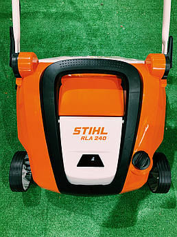 Акумуляторний садовий аератор STIHL RLA 240 комплект