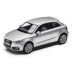 Модель автомобіля Audi A1 Ice Silver, Scale 1 43, артикул 5011001013