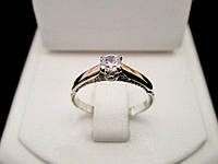 Женское серебряное кольцо с золотыми накладками и фианитом "Нежность"