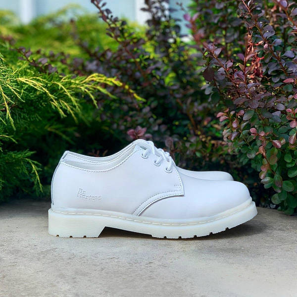 Doc martens 1461 mono white deals