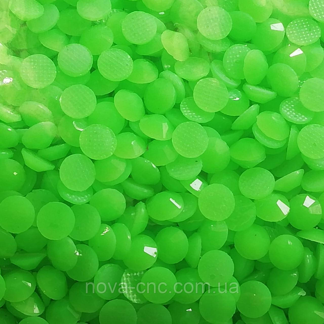 Стрази акрилові клейові грановані салатовий для рукоділля розмір 4 мм паковання 310 грамів