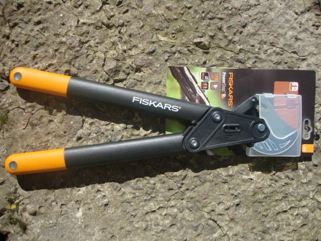 Гілкоріз PowerStep™ контактний від Fiskars(112850) 1000585