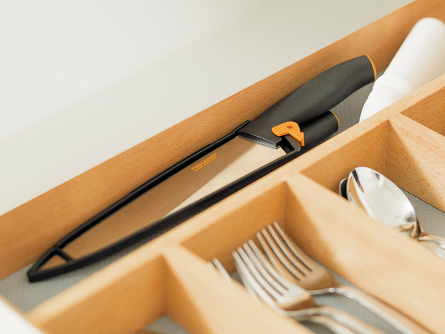 Ніж кухарський FISKARS FUNCTIONAL FORM 1014197 (20 см) + піхви, фото 1