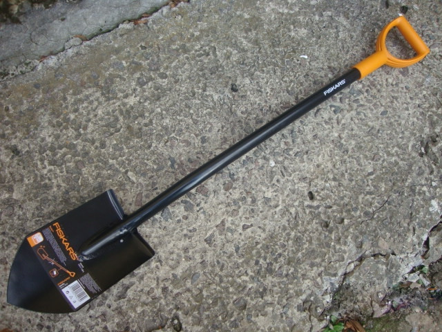 Лопата Fiskars Solid, штикова (131413/1003455)