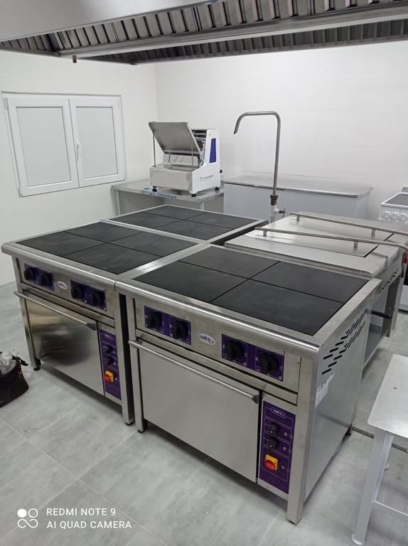 Кухня в гимназии