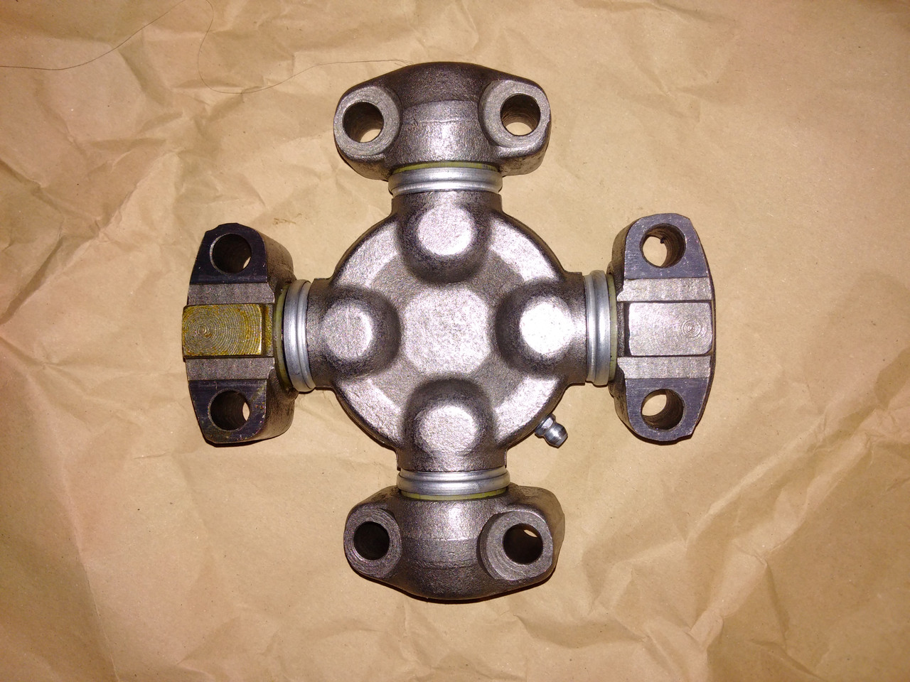 Хрестовина E129590 (Universal Joint Spider) для Case W-15