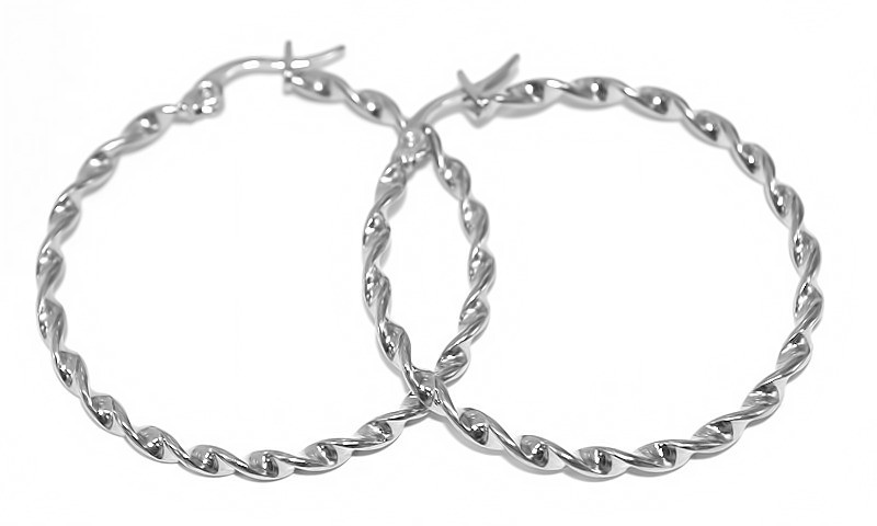 Булатні сережки-кільця рифлені. Родій. Діаметр: 3,6 см. Ширина: 3 мм.