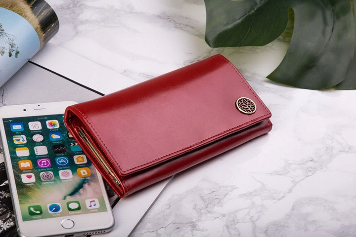 Жіночий шкіряний гаманець Betlewski з RFID 17,7 х 9 х 2,3 (BPD-BF-13) - червоний