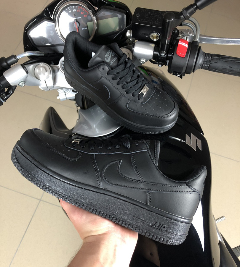 Кросівки чоловічі Nike Air Force шкіряні молодіжні повсякденні чорні