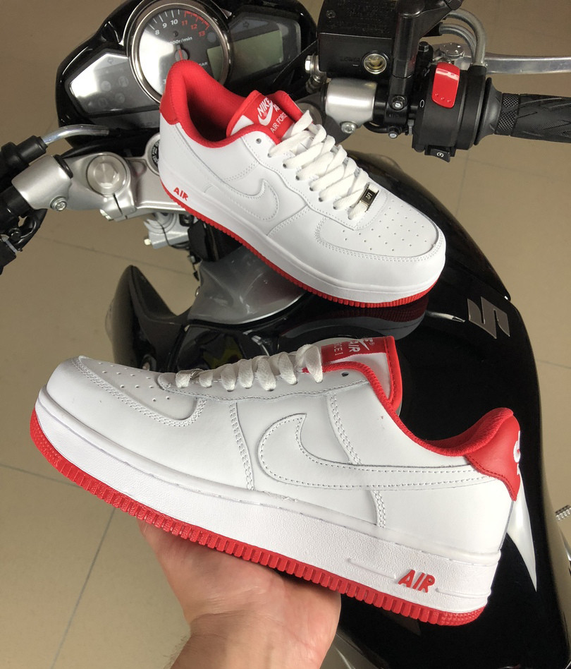 Кросівки чоловічі Nike Air Force шкіряні білі з червоним