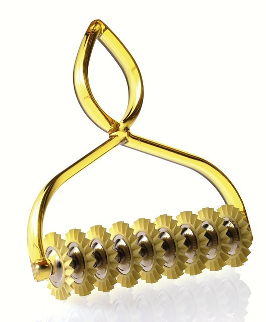 Ніж для нарізки тіста Marcato Pastabike Gold