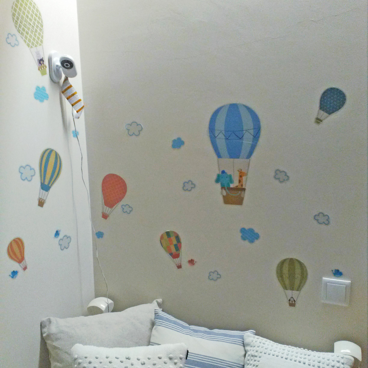 Детская виниловая наклейка на стену-Воздушные шары-1 (лист 90*30см). Декоративная интерьерная наклейка на обои - фото 9 - id-p1245866570