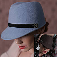 Модна жіноча кепі з фетру з ремінцем форми жокейка